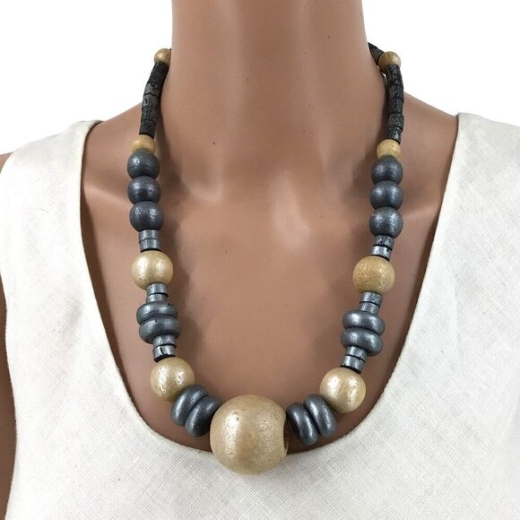 Vintage Wood Beaded Necklace Chunky Beads Gray Cream 23 Inch Length - Picture 1 of 2